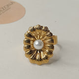Elegant Gold Ring