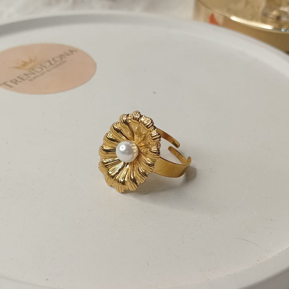 Elegant Gold Ring