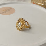 Elegant Gold Ring
