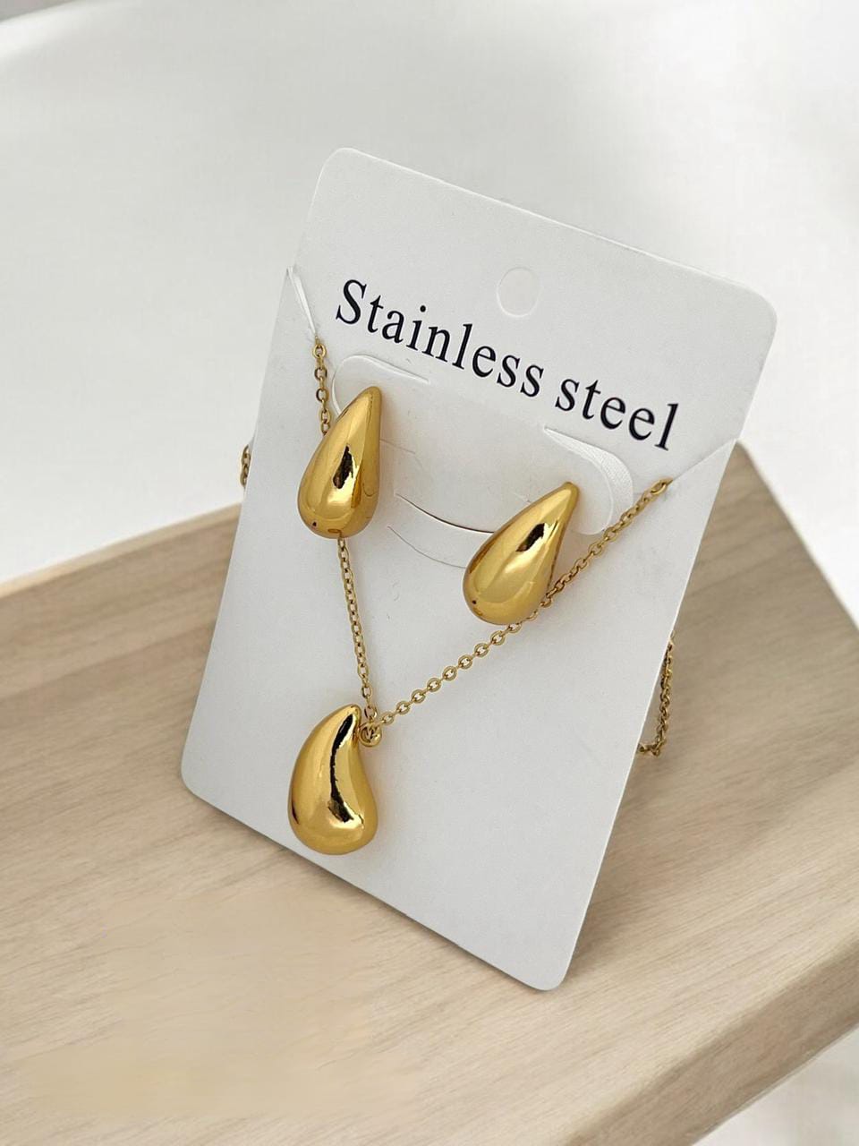 Drop Shape Earing and Pendant – Anti Tarnish